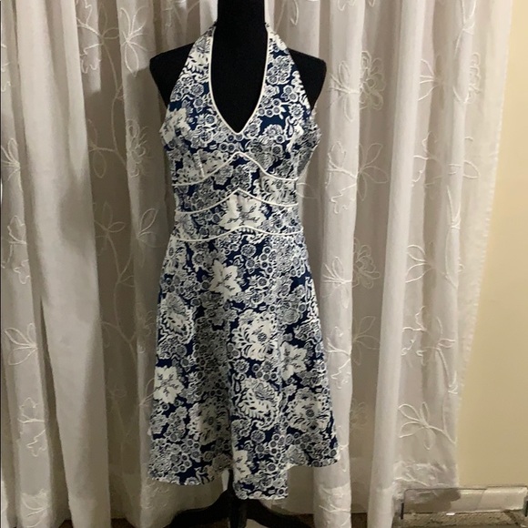 Dress - Picture 1 of 4